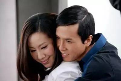 甄子丹儿子跆拳道红带，张晋被女儿“甜蜜家暴”，功夫二代太厉害