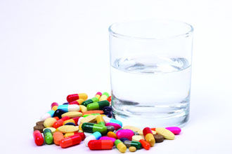 18岁女孩吃两种感冒药死亡！去药店买药，导购不会告诉你这些