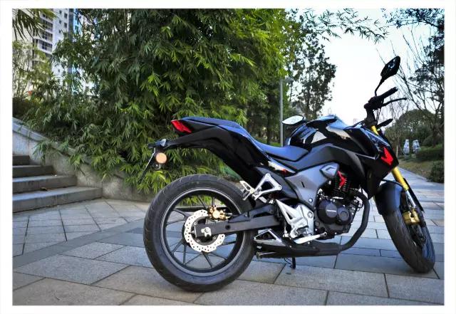 新大洲本田cbf190r骑行教程,新大洲本田cbf190r骑行姿势如何