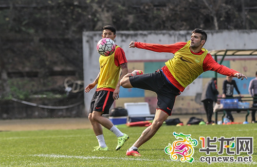 新赛季重庆力帆“力拼新未来”全力备战中超首战