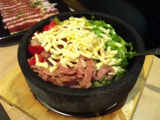 咳咳小哥，能给我来个梅雨天的freestyle吗？