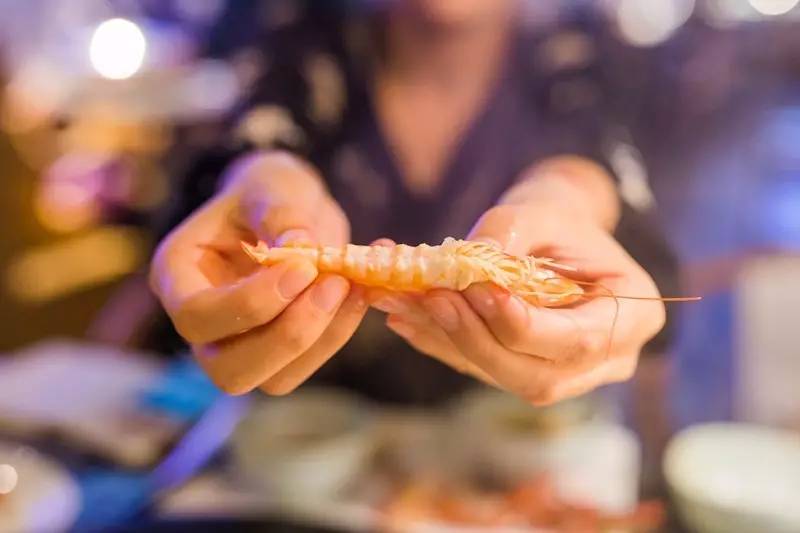 100元吃海鲜自助！不限量！敞开吃！红虾三文鱼象拔蚌银鳕鱼……我要把武林路这家海鲜渔市吃到空！