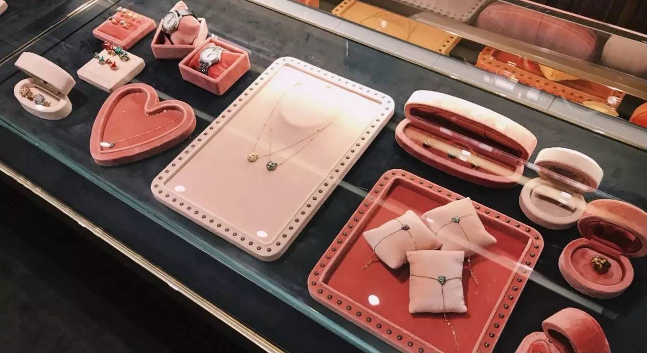 小心｜「人民币粉碎机」GUCCI带着新系列和可怕的线上选购服务，来了……