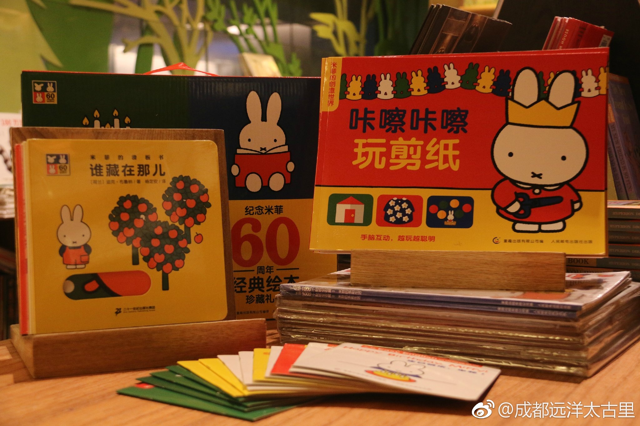 下雨天看展,下雨天成都杜甫草堂