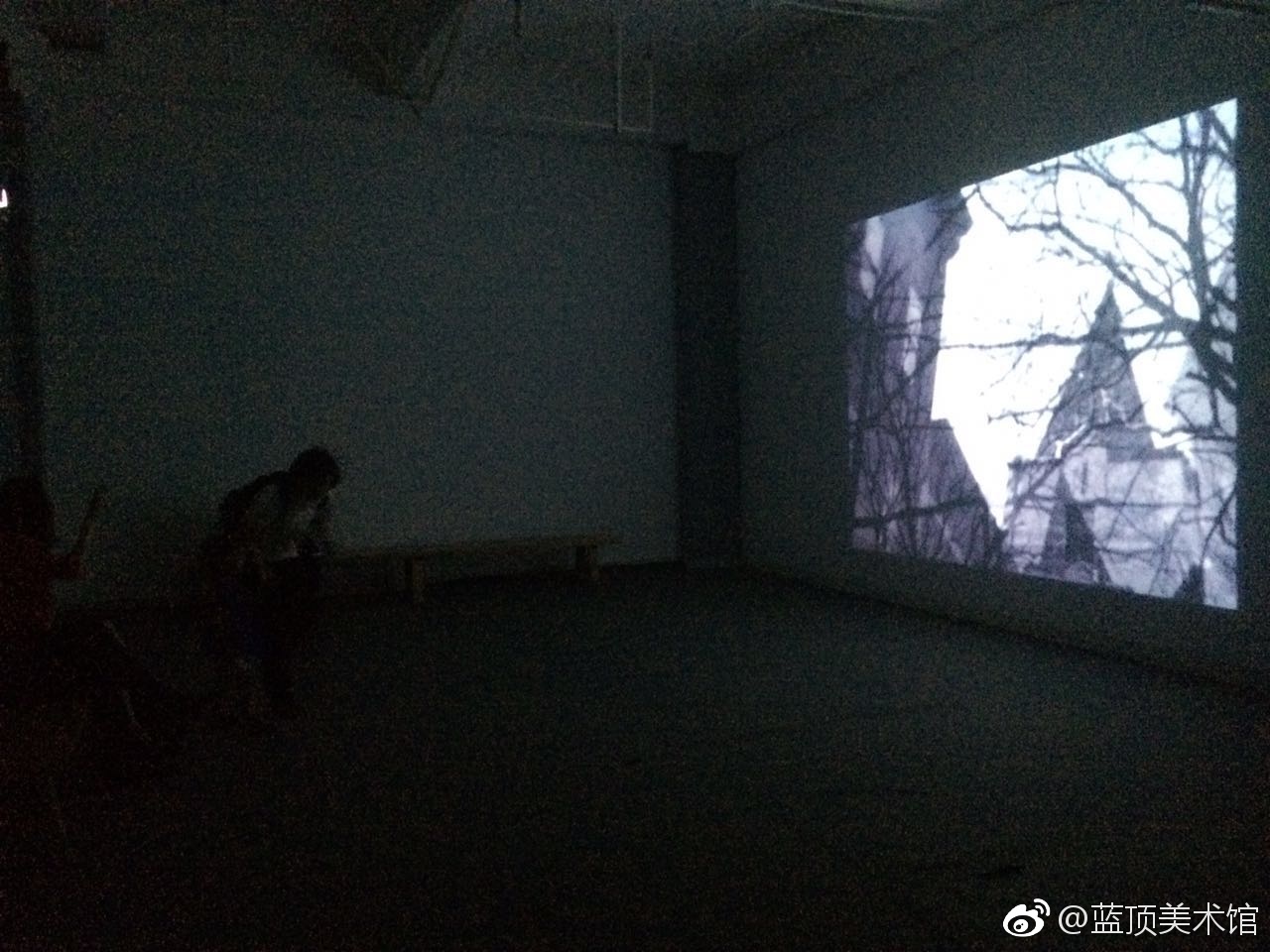 下雨天看展,下雨天成都杜甫草堂