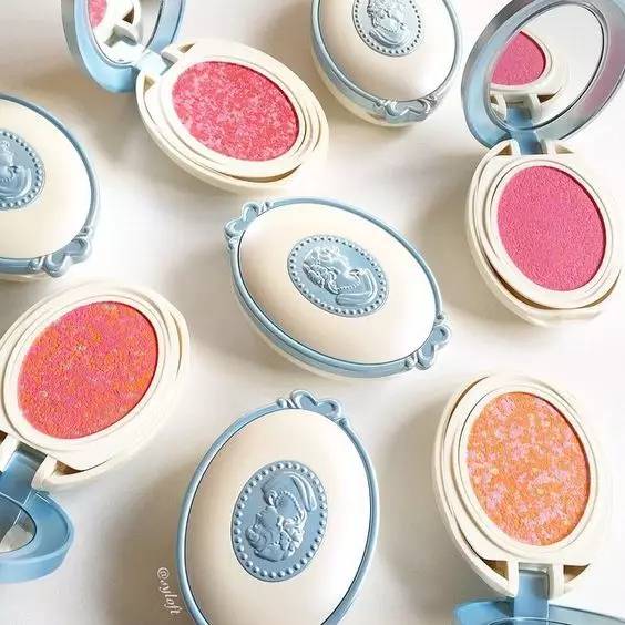 周一综合症？这些高颜值化妆品一扫你的沉闷心情！