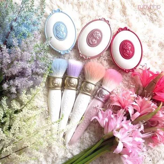 周一综合症？这些高颜值化妆品一扫你的沉闷心情！