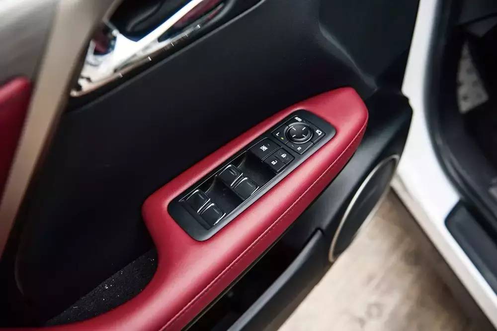 雷克萨斯rx3002022款,雷克萨斯rx200t四驱典雅试驾