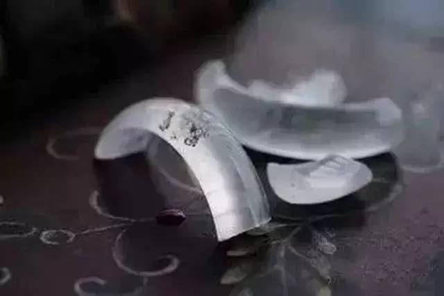 什么样的玉镯值50万 (什么样的玉镯价值20万)