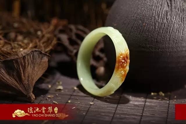 什么样的玉镯值50万 (什么样的玉镯价值20万)