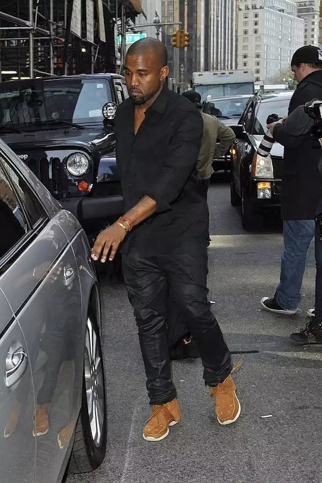 一把伞卖10万天价,一把伞卖七十万块