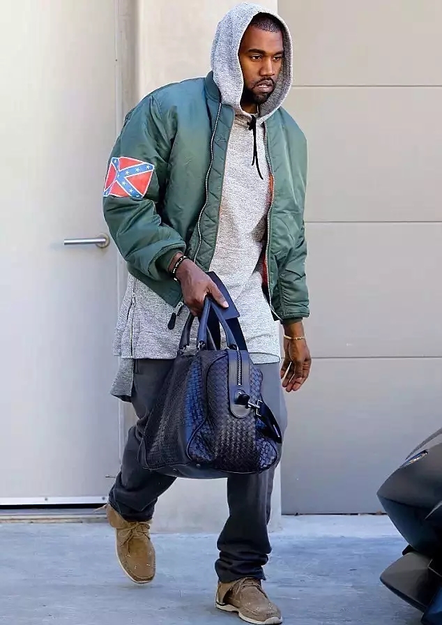 一把伞卖10万天价,一把伞卖七十万块