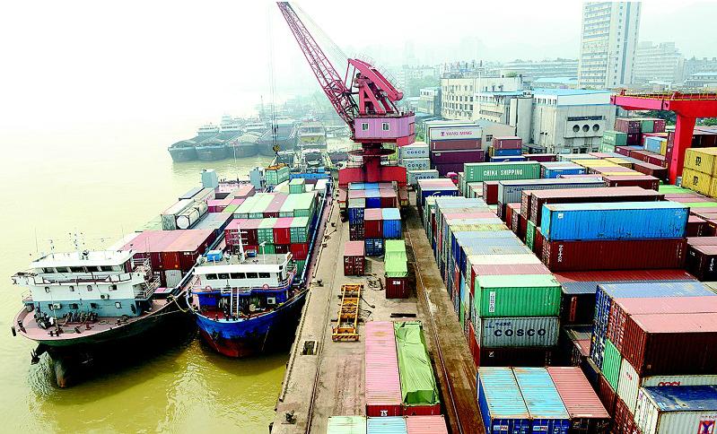 别被工作绊住了双脚，说不准哪个点子就创造出一个商业传奇，玩副业一样赚大钱