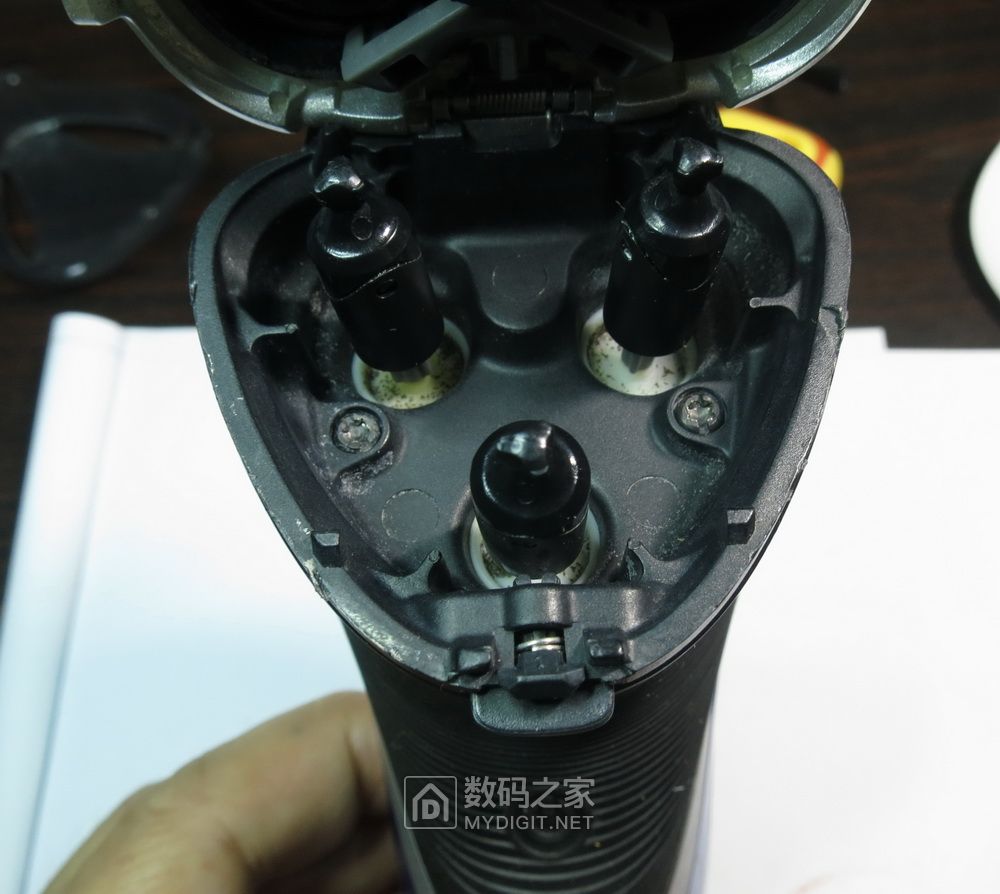 原来剃须的感觉如此美妙！飞利浦三头剃须刀不关机拆修