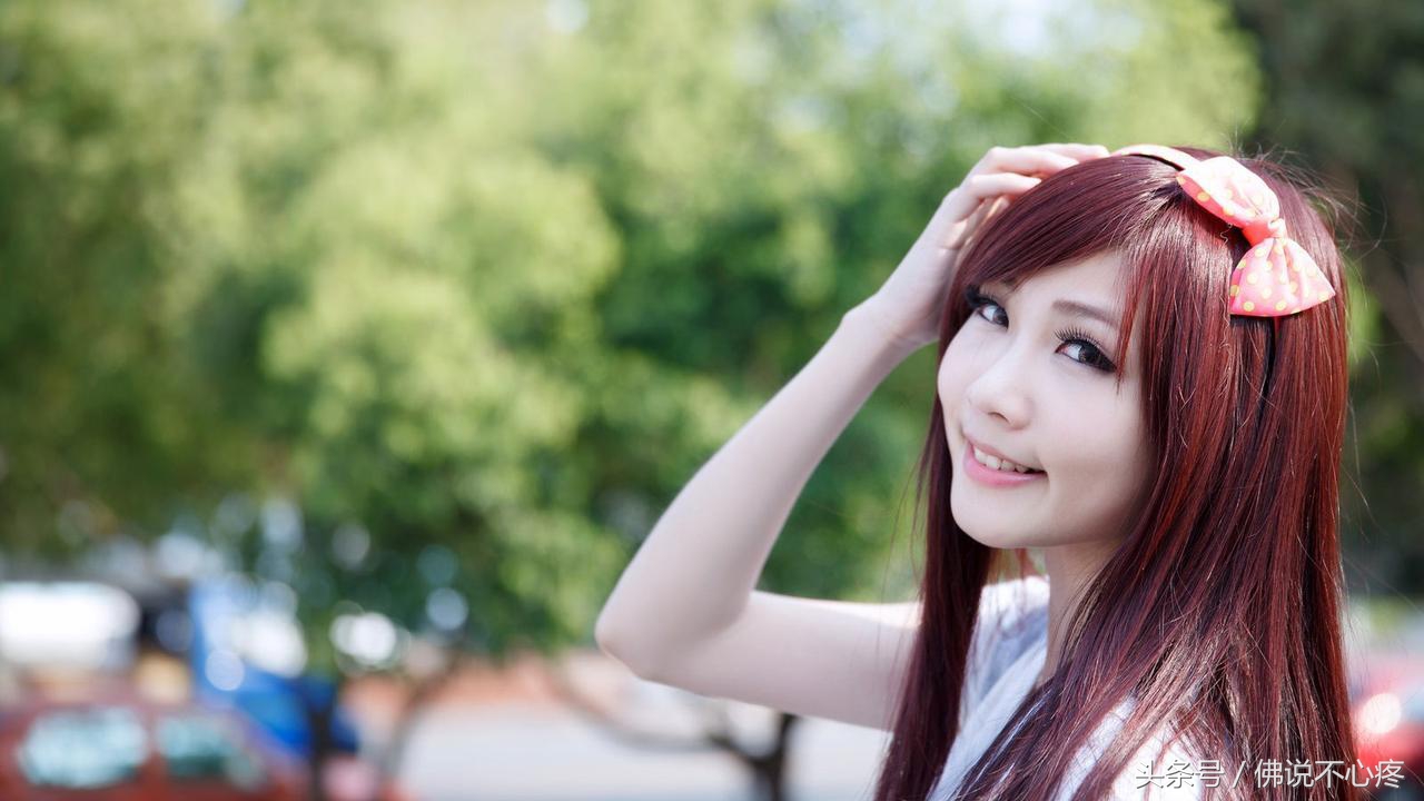 女人犯花痴的图片表情表现,花痴女人什么表现