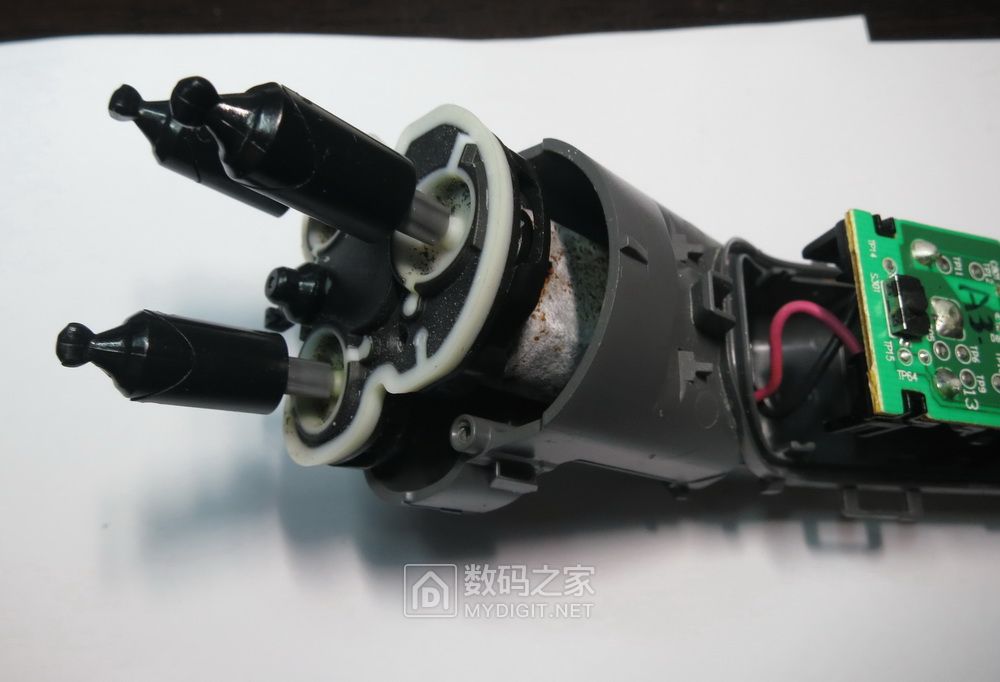 原来剃须的感觉如此美妙！飞利浦三头剃须刀不关机拆修