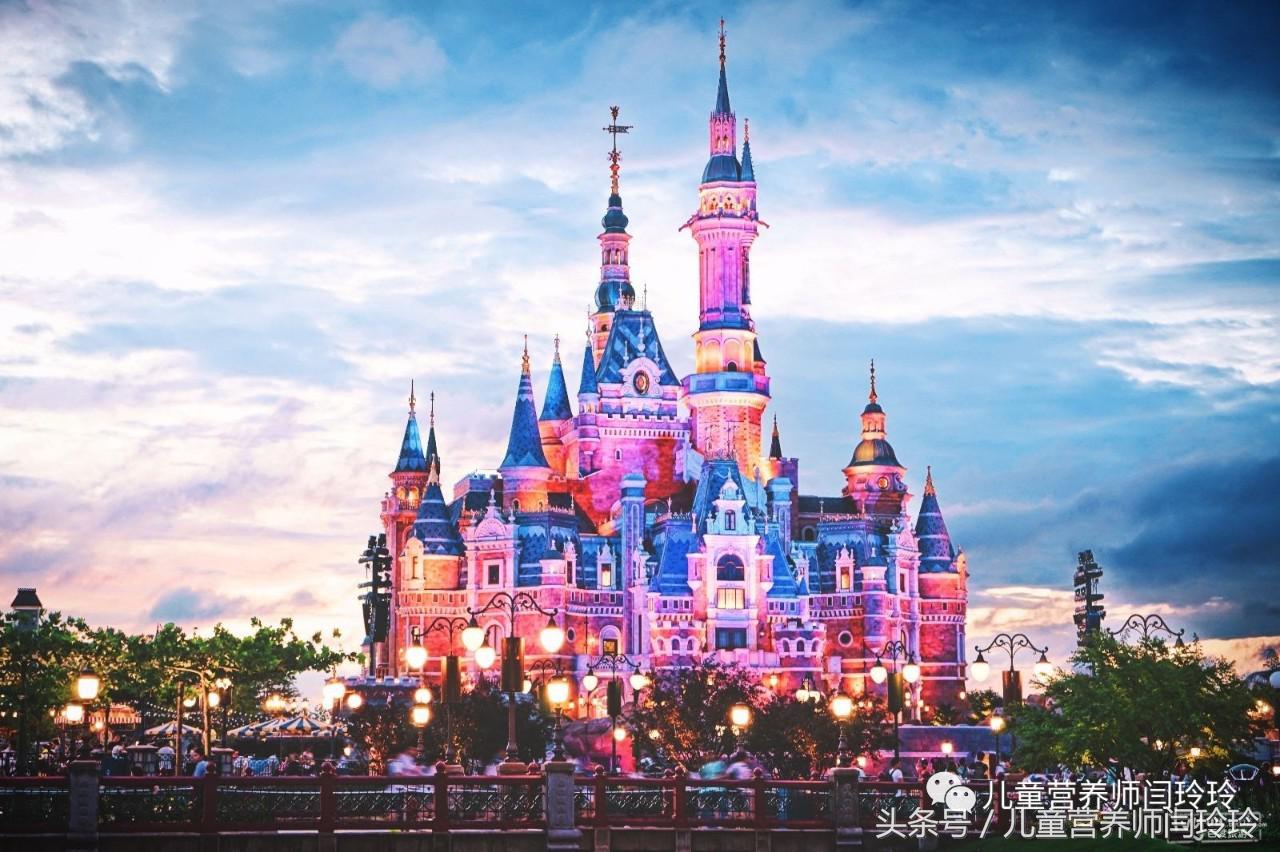 迪士尼实现小朋友们的公主梦,迪士尼是每个女孩的公主梦