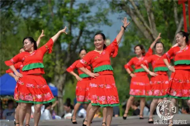 人间七月天旅游正当时,人间七月天的下一句