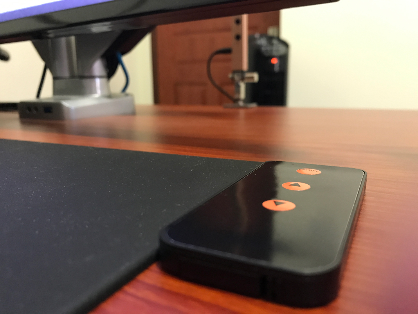 暂时了却心愿可调光LED台灯开箱及使用分享