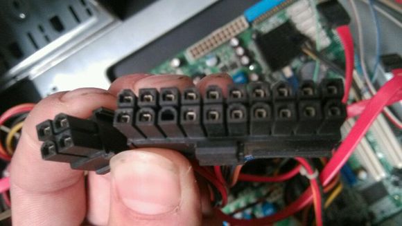 初学者如何选择电脑电源,如何挑选合适的台式电脑电源