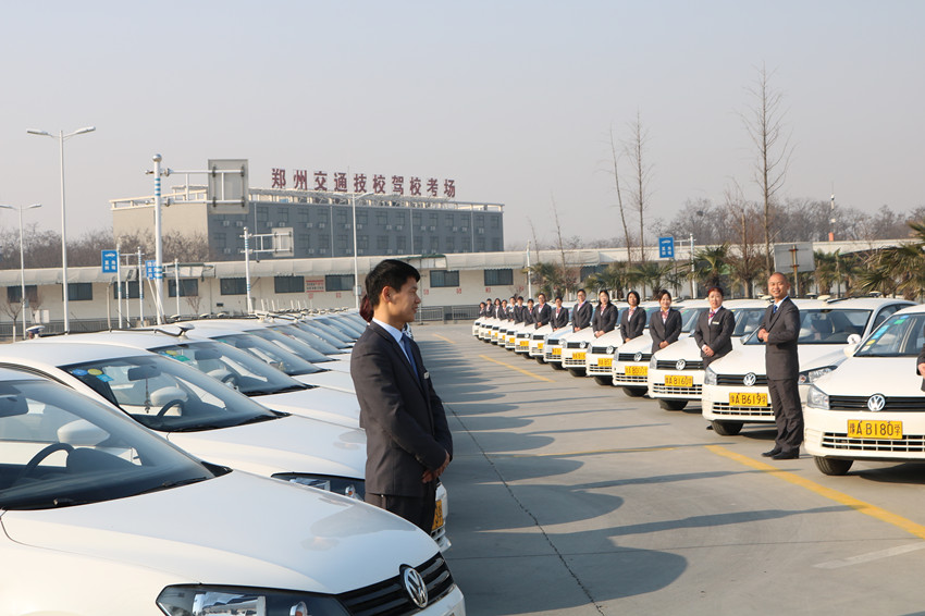 正规驾校和不正规区别,正规驾校靠不靠谱