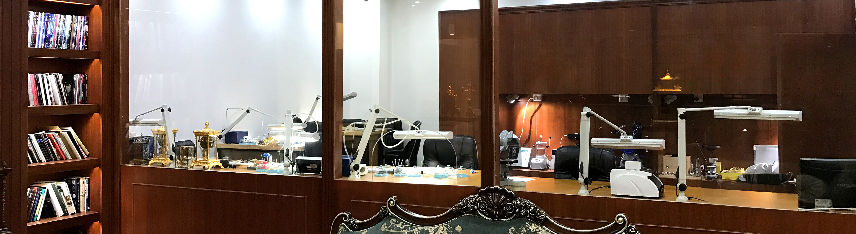 手表进水导致停走，不及时洗油真的很伤！把芯生锈断掉要换，机芯满是锈迹～看芝柏单按钮计时洗油后焕然一新