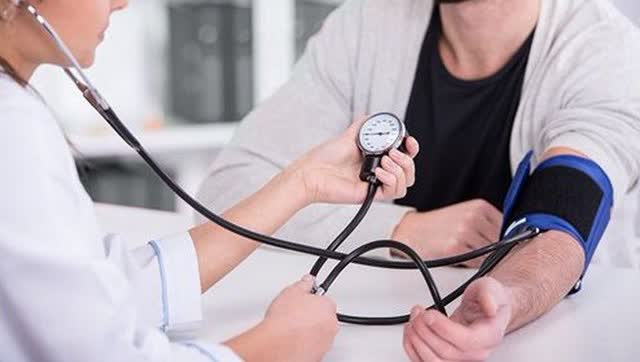 葡萄酒泡洋葱降血压是骗人吗,朱卫东谈喝酒视频