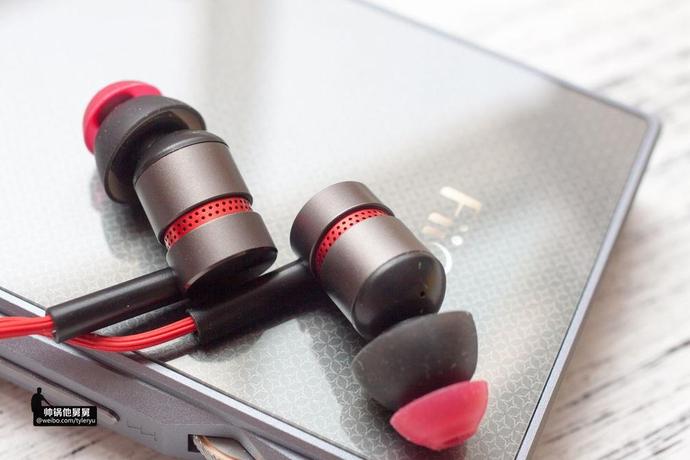 为K歌而生唱吧BANG三单元圈铁耳机