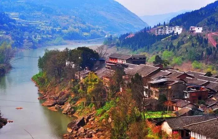 炫炫炫，我们富有的通江，岂能用钱财来衡量