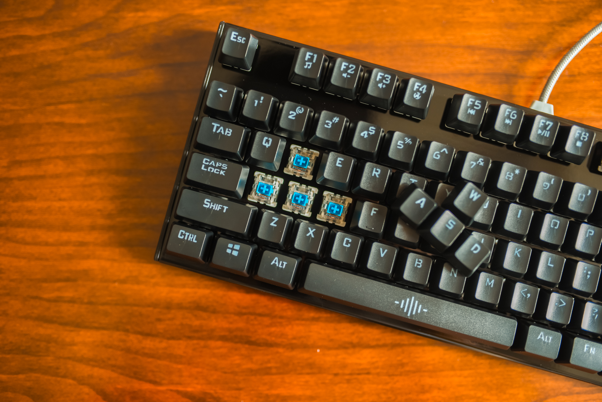 百元价位带背光的键盘,百元左右的机械键盘测评