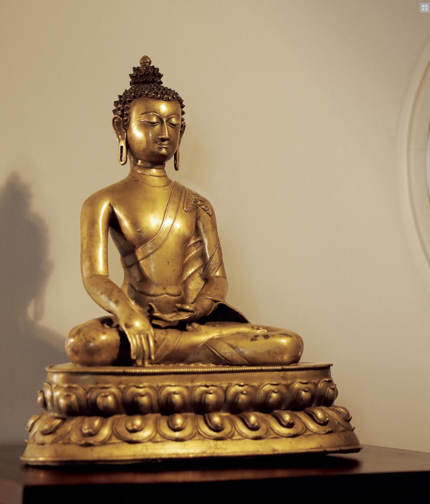 这精美的铜鎏金嵌绿松石胜乐金刚佛像正在拍卖