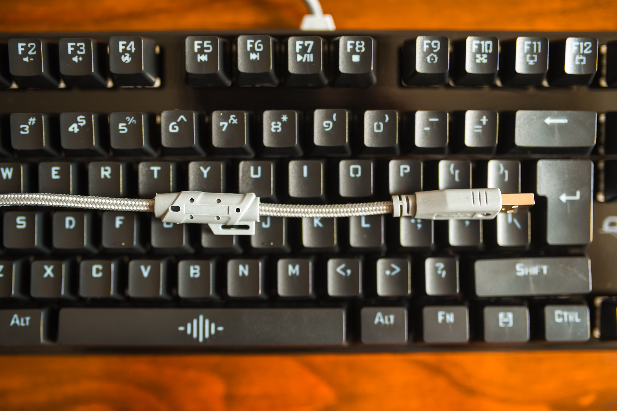 百元价位带背光的键盘,百元左右的机械键盘测评