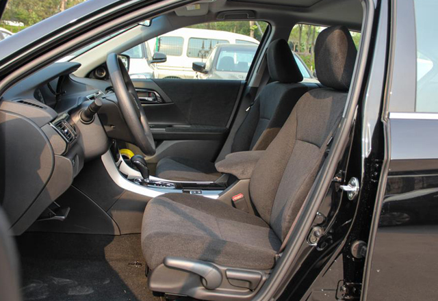 雅阁豪华乞丐版,难得一见的低配雅阁