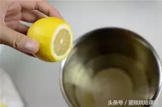 戚风蛋糕使用的是什么成型方法,手把手教你海绵蛋糕做法