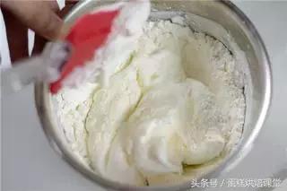 戚风蛋糕使用的是什么成型方法,手把手教你海绵蛋糕做法