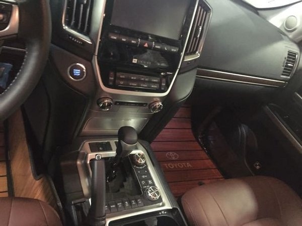 丰田酷路泽5700与4000的区别,丰田兰德酷路泽5700脱困能力