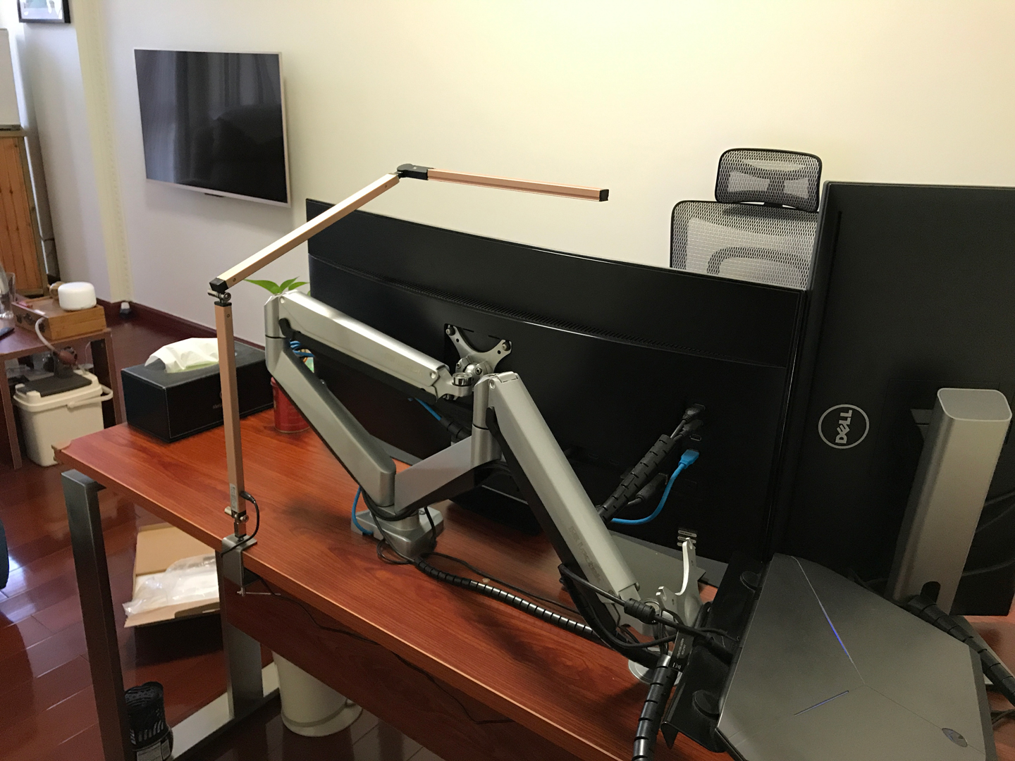 暂时了却心愿可调光LED台灯开箱及使用分享