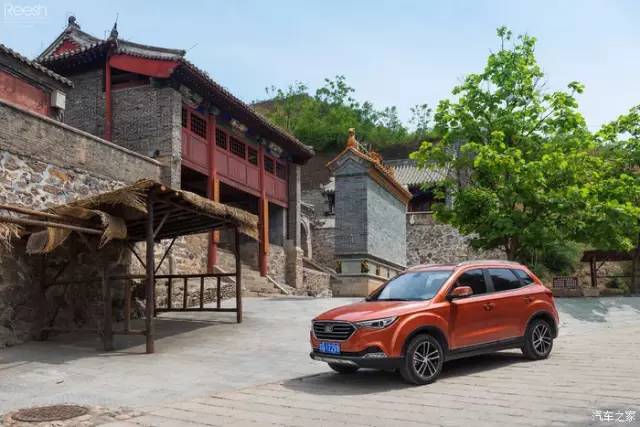 1.6l自然吸气的suv走长途够不够用,比较实用的一款车奔腾x40用车感受