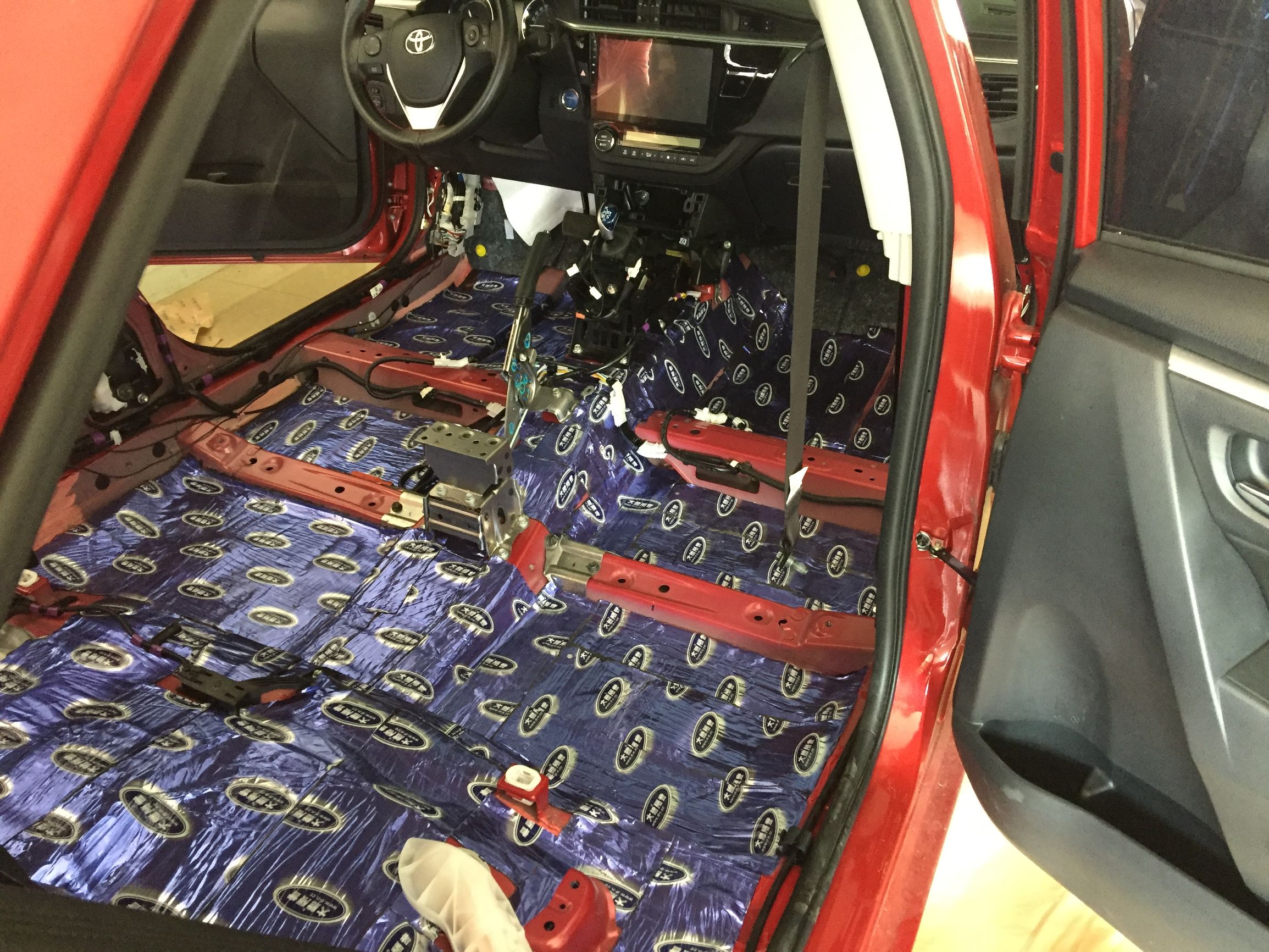 丰田卡罗拉地板隔音,丰田卡罗拉四门做隔音