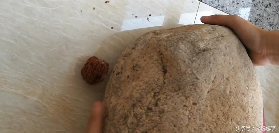 教您几招就能识破假核桃,核桃作假新玩法