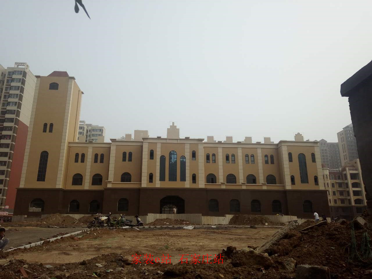 7月19号走访“白金汉府”最新施工进度