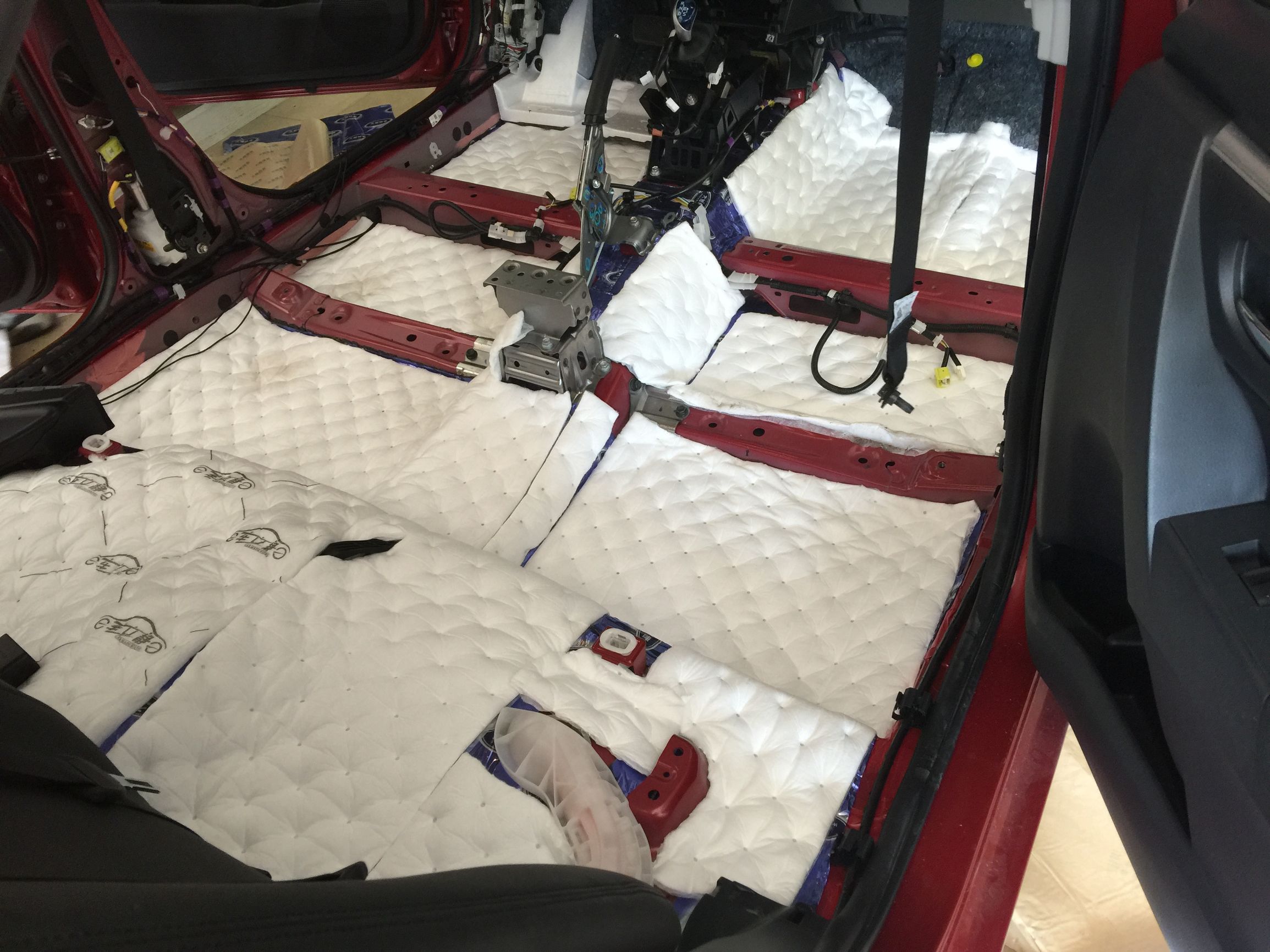 丰田卡罗拉地板隔音,丰田卡罗拉四门做隔音