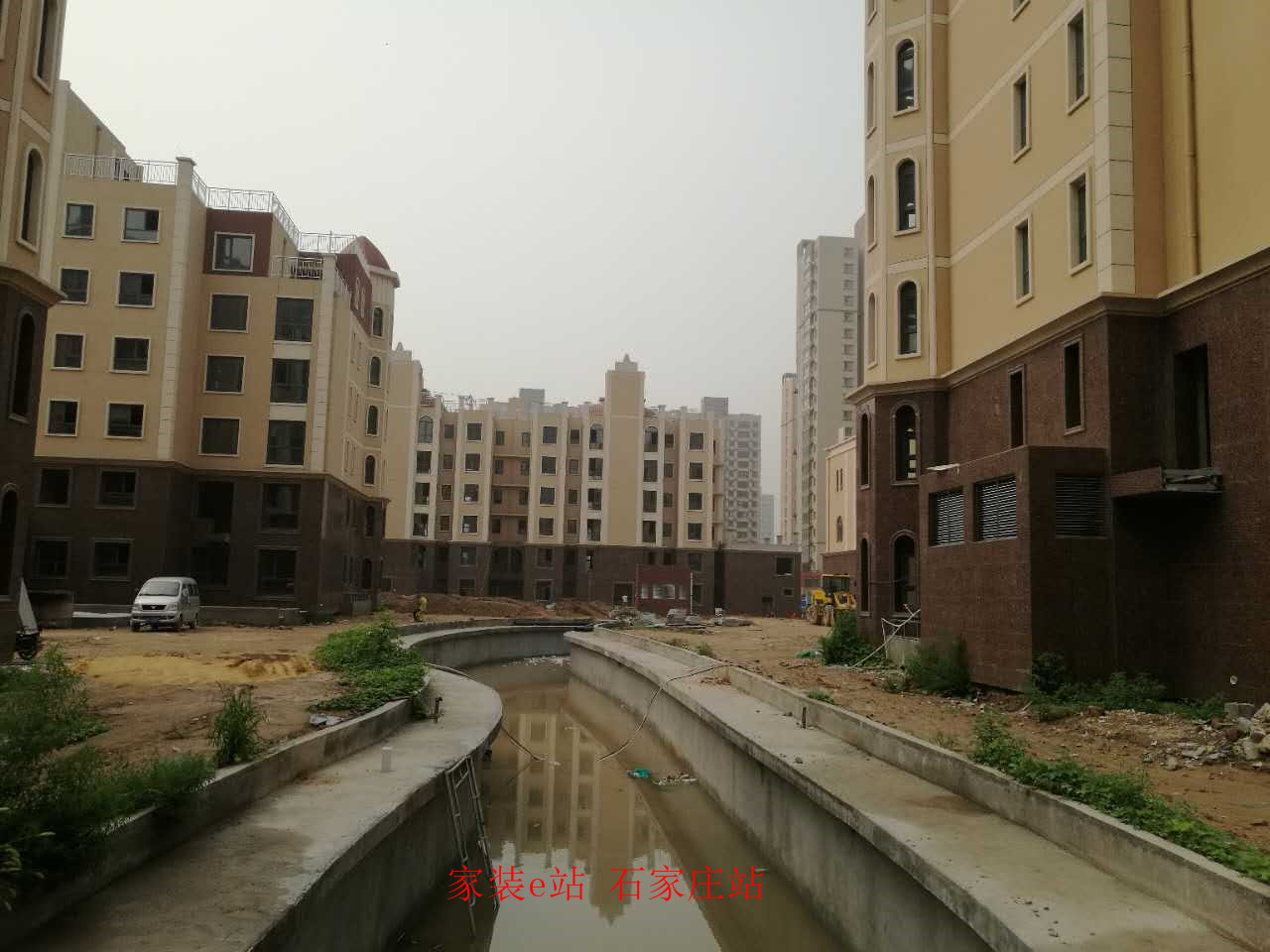 7月19号走访“白金汉府”最新施工进度