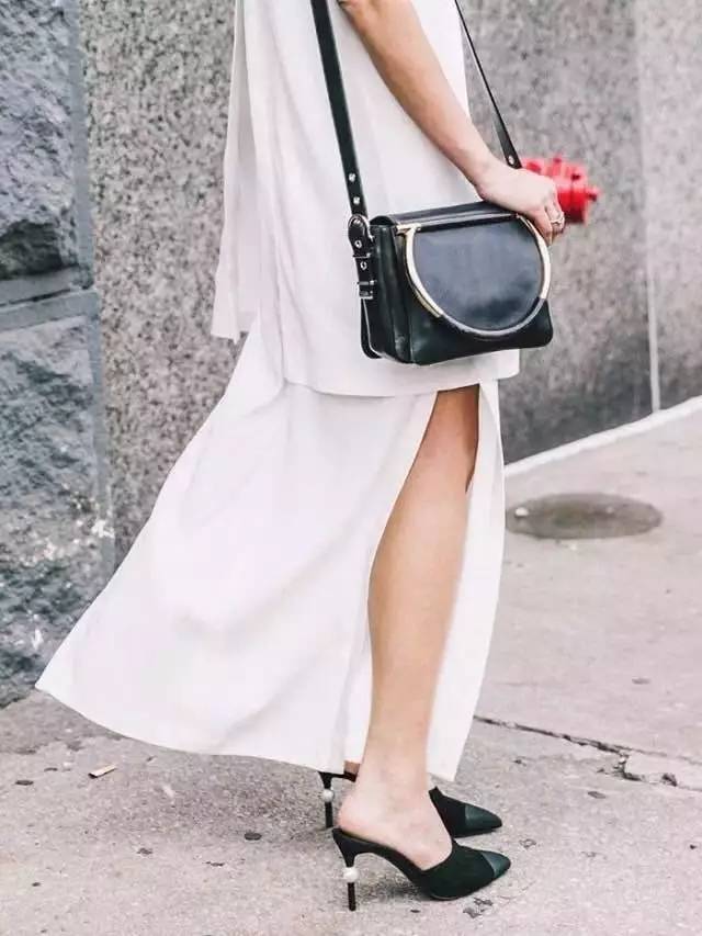 这双鞋也太好看了复古百搭又亮眼,这双鞋真的很好搭配秋冬