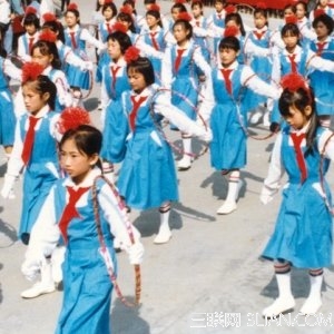 中国校服被外国羡慕,各个年代的中国校服