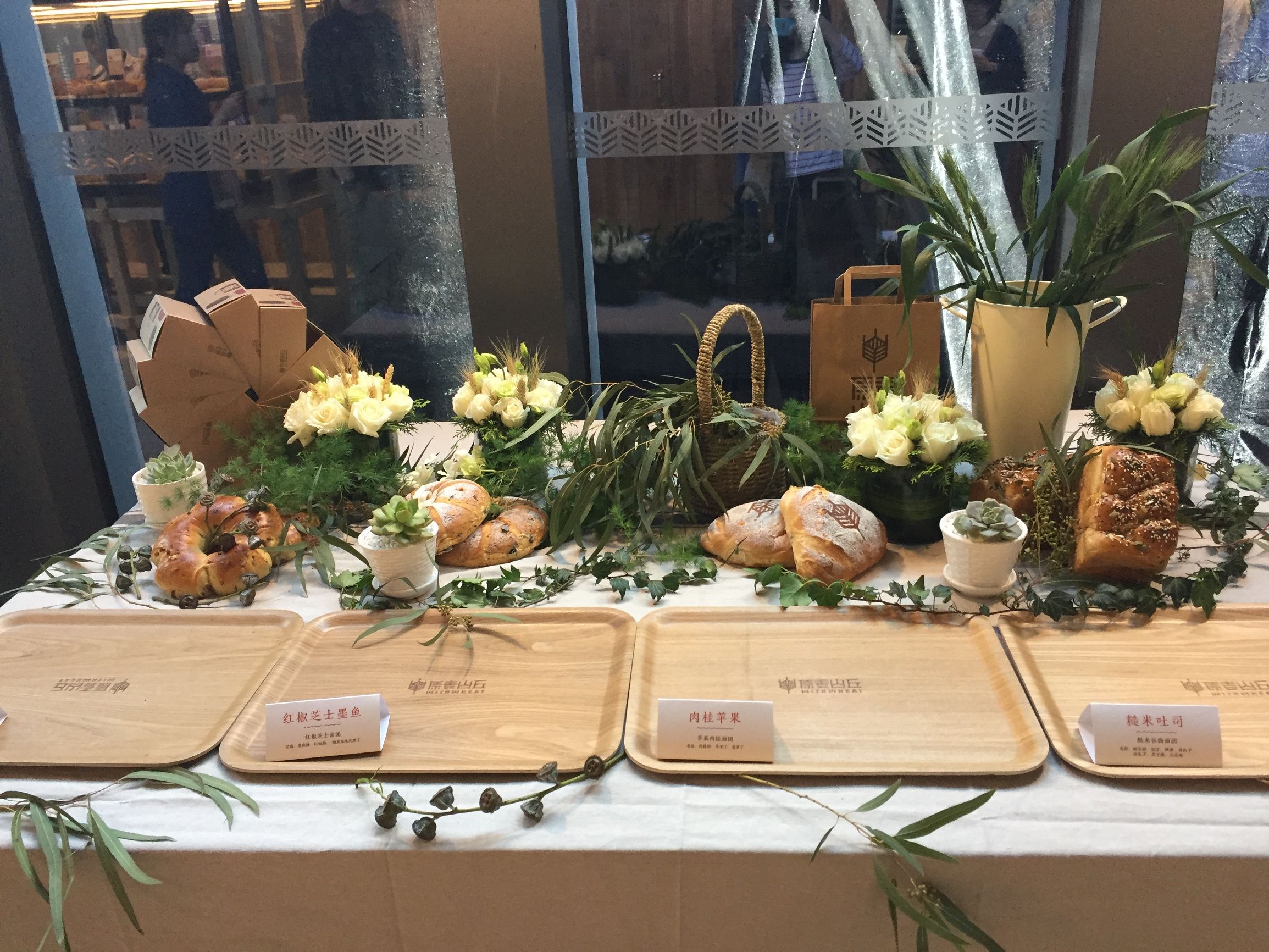 喏，这是一份你想要的20款原麦山丘面包大测评（内含6个彩蛋菜单）