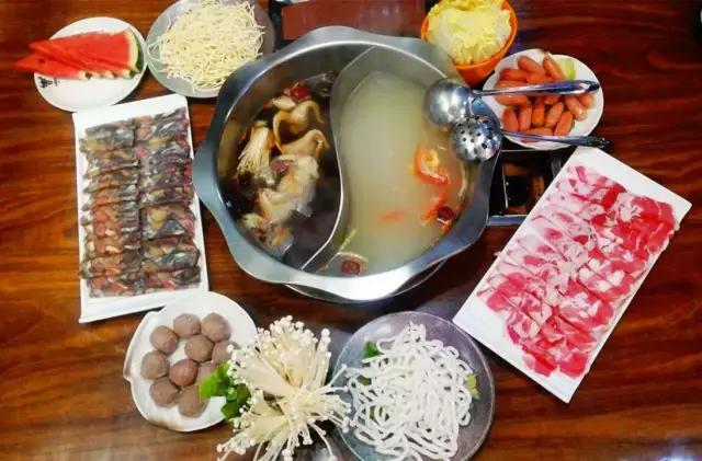 手抓牛龙骨美食,手抓牛排零食