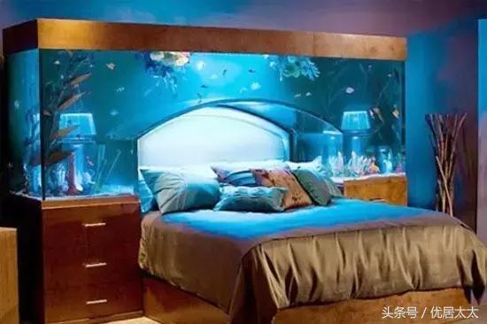 你的床屏该变变样子了，不要只会挂婚纱照了