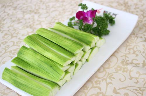 漂亮MM不再为斑点而苦恼，因为学会了这些