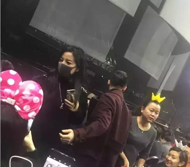 陈奕迅线上演唱会全程播放,看完陈奕迅的演唱会感慨